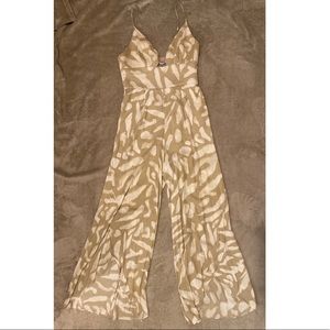 Lulus wide leg Jumpsuit - size M